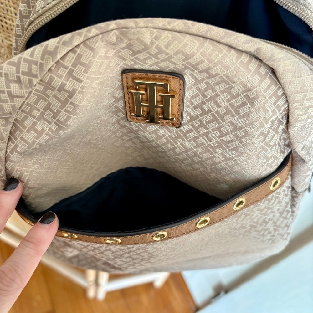 Vintage Tommy Hilfiger Mini Backpack - Picture 4 of 8